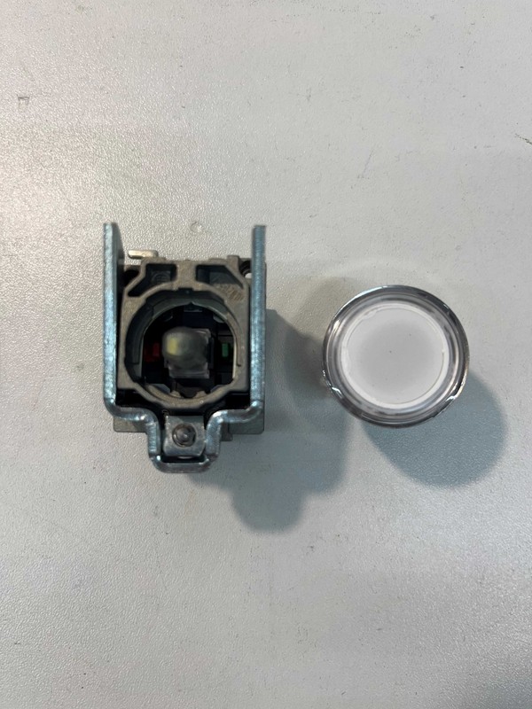 1 StÃ¼Ck Schneider Electric Xb4 Bw31b5 Leuchtdrucktaster WeiÃ 089203 (Neu&Ovp)