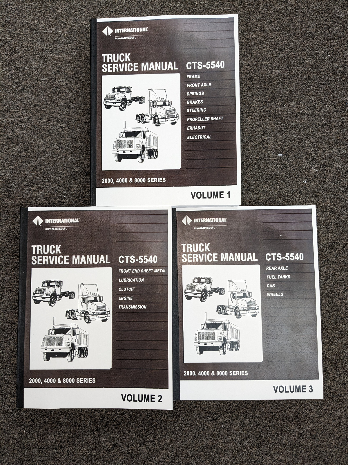 洋書 INTERNATIONAL TRUCKS International Trucks: 100 Years 1907-2007: Frederick W