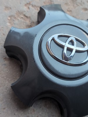 16-22 Toyota Tacoma OEM Center Cap 42603 YY290 (NEW