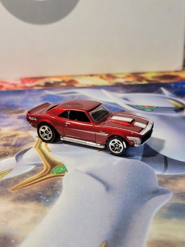 ミニカー HotWheels '68 COPO CAMARO Amazon.com: Hot Wheels '68 Copo Camaro, New Models 2011 25