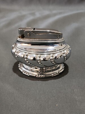 Vintage Omsco Lite Japan Automatic Super cigarette LIGHTER  Table top Silver 