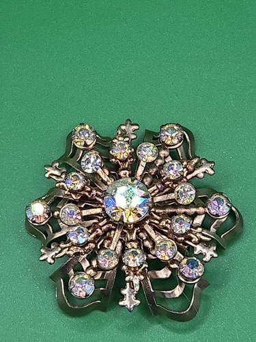 Vintage Art Deco Aurora Borealis Snowflake Rhinestone Brooch W/ Beautiful Flash View 2