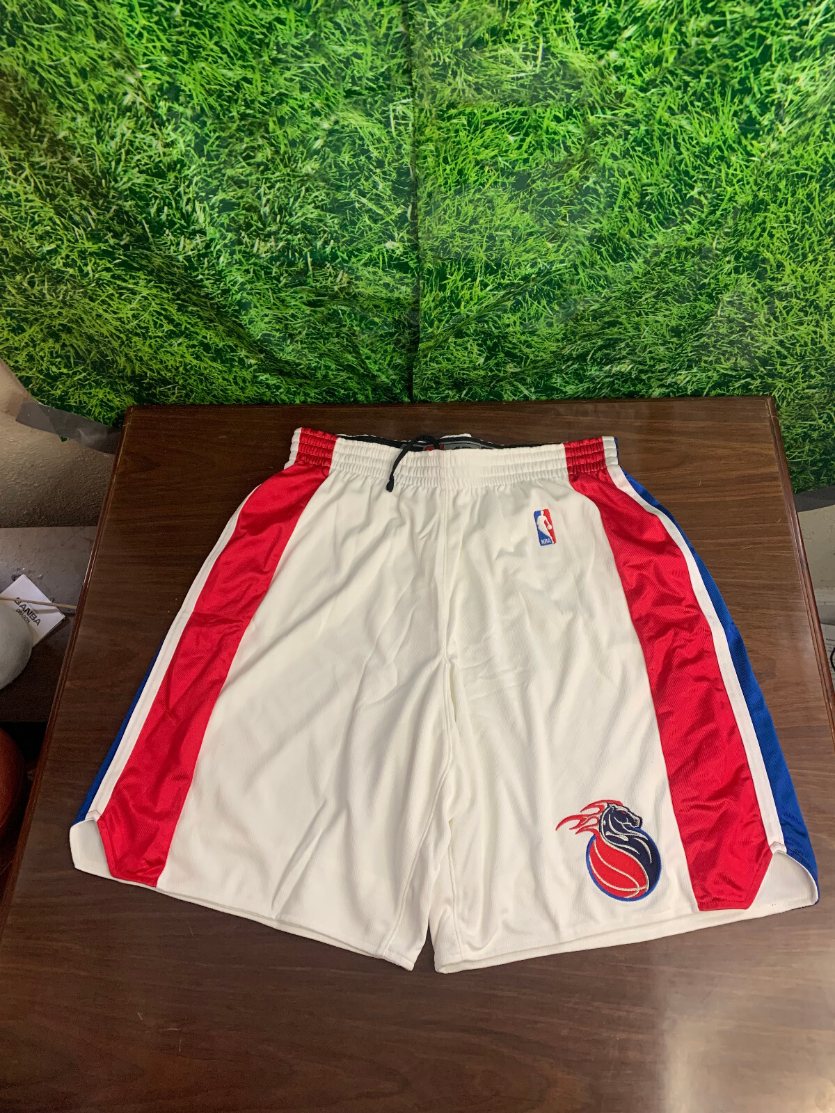 ★送無！新品！デトロイト・ピストンズ 2003-2004 NBA Amazon.co.jp: デトロイト・ピストンズ / 2003-2004 NBA