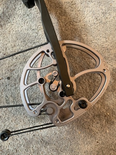 Prime Ion compound bow