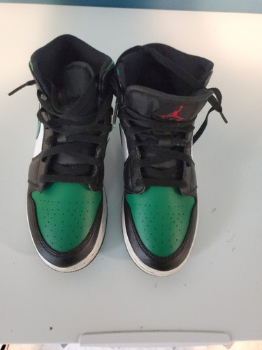 スニーカー NIKE AIR JORDAN 1 MID PINE GREEN/WHITE-BLACK-UNIVERSITY RED Jordan 1 Mid Black/Gym Red/Pine Green/White for Sale