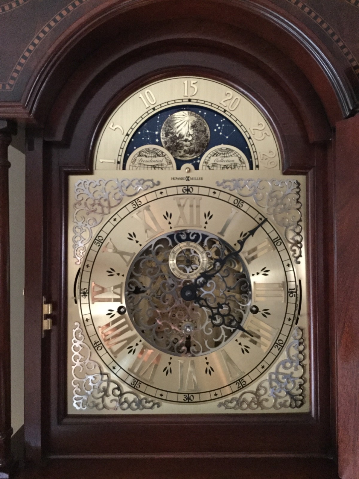 Howard Miller Grandfather Clock Presidential Collection Model 610-648. 1 owner.