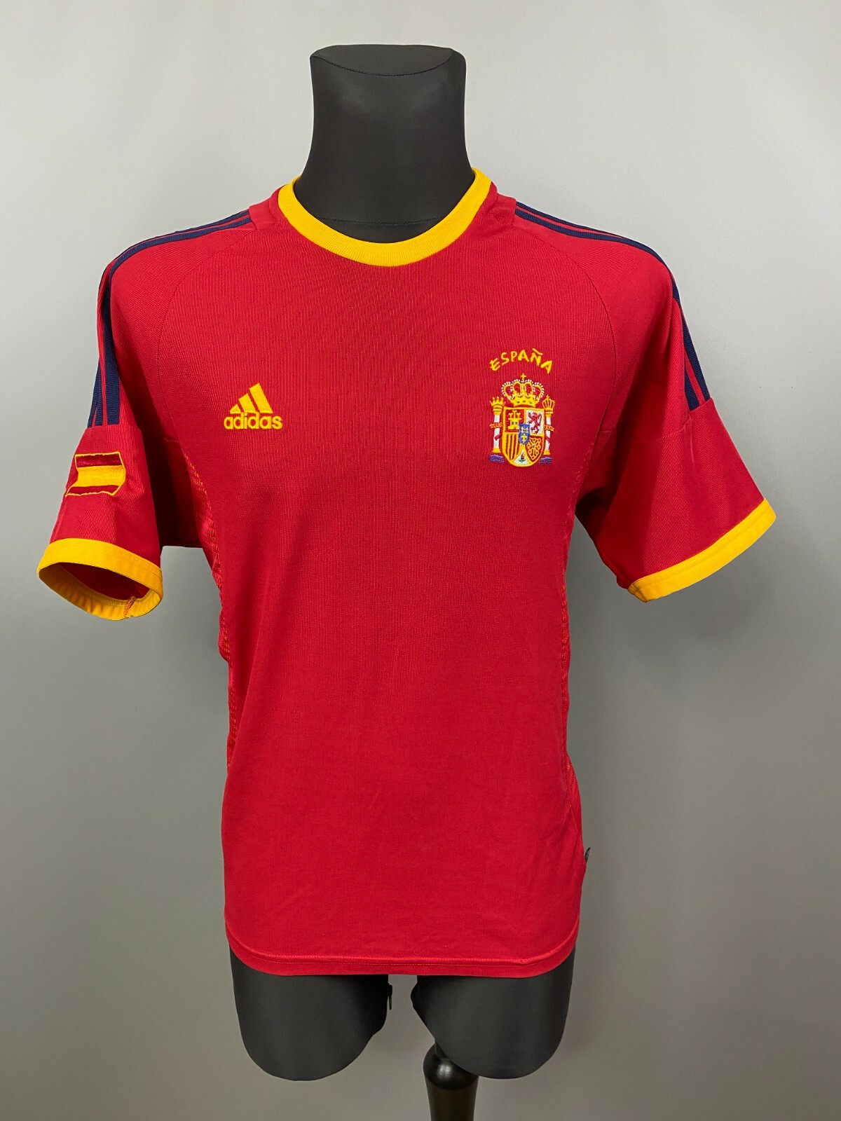 SPAIN 2002 2004 HOME SHIRT FOOTBALL SOCCER JERSEY ADIDAS SPAIN 2002 2004 HOME SHIRT FOOTBALL SOCCER JERSEY ADIDAS