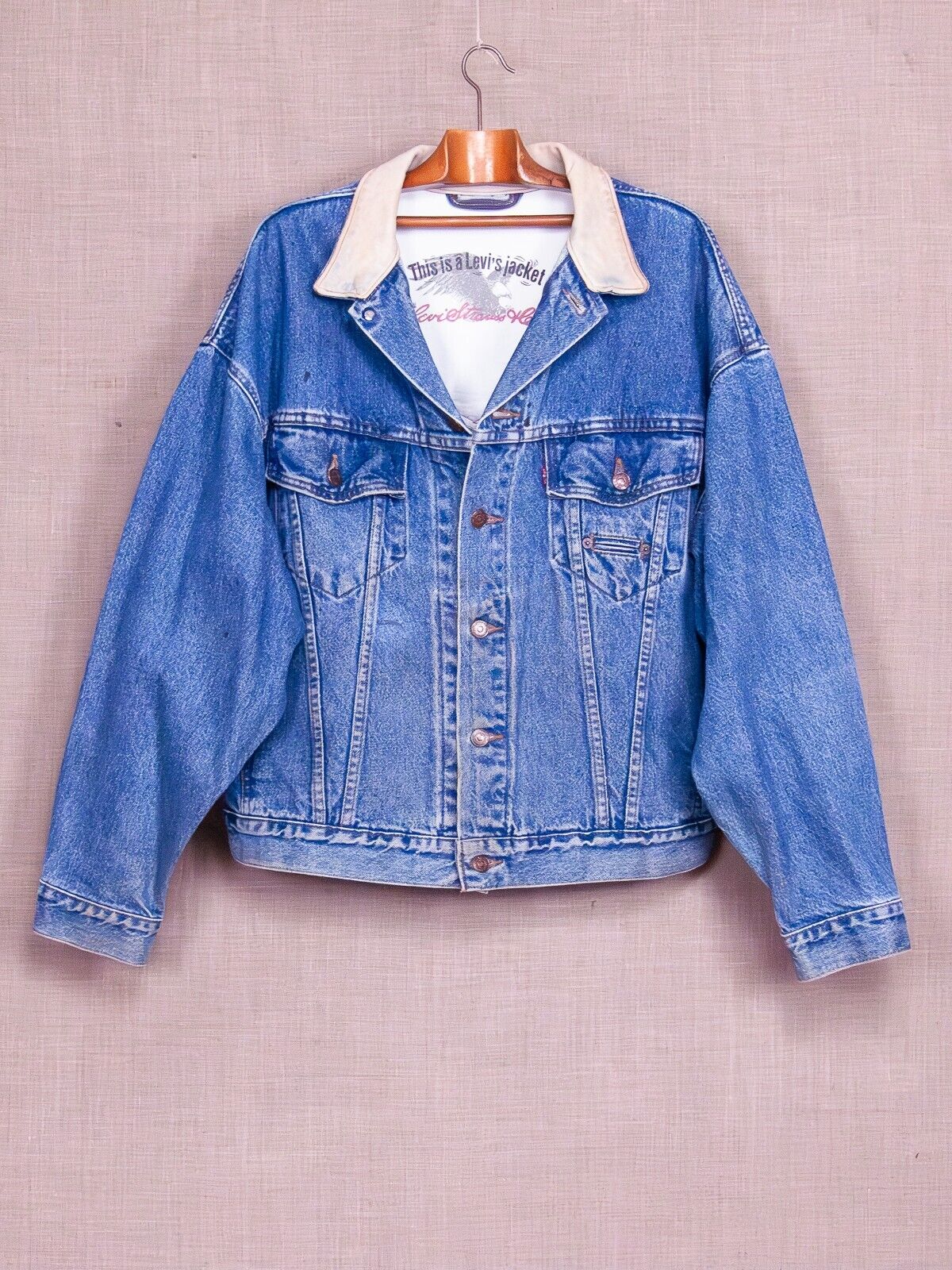 VTG Sz L/XL Levi's Leather Collar Denim Trucker Jean Jacket VTG Sz L/XL Levi's Leather Collar Denim Trucker Jean Jacket