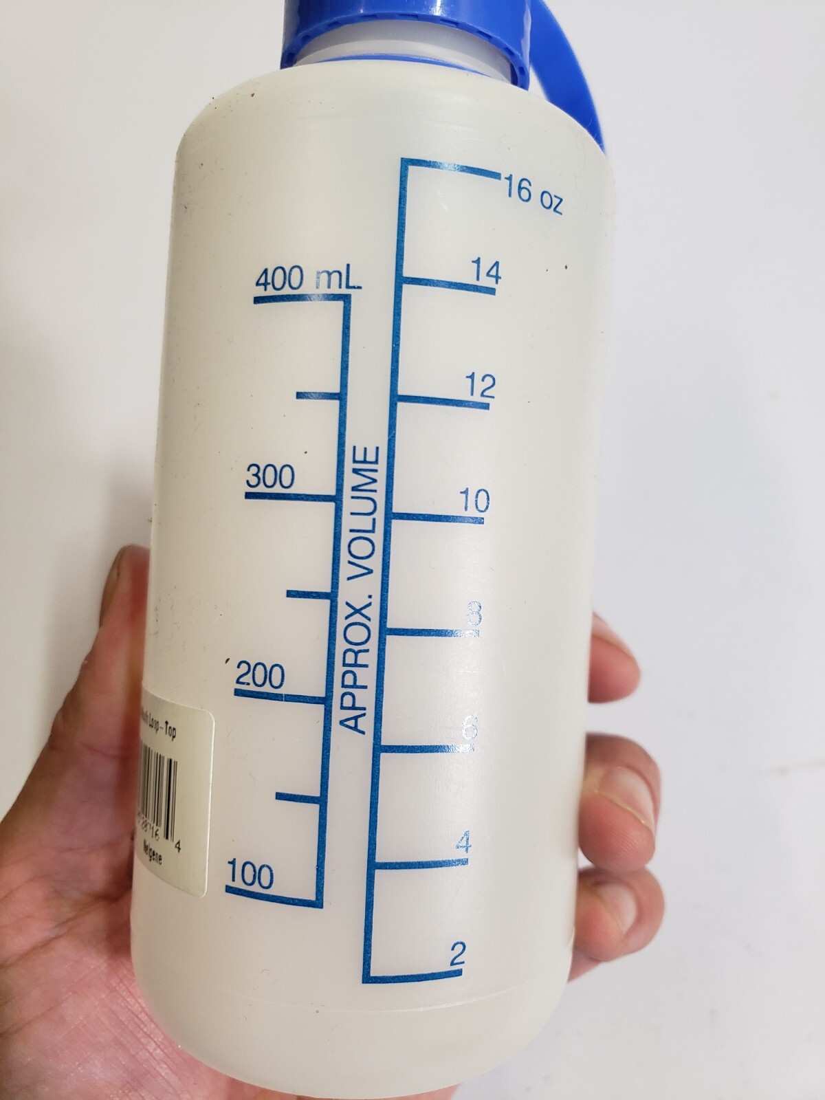 Nalgene Ultralite Narrow Mouth Round Loop Top Water Bottle 16 fl oz NWT