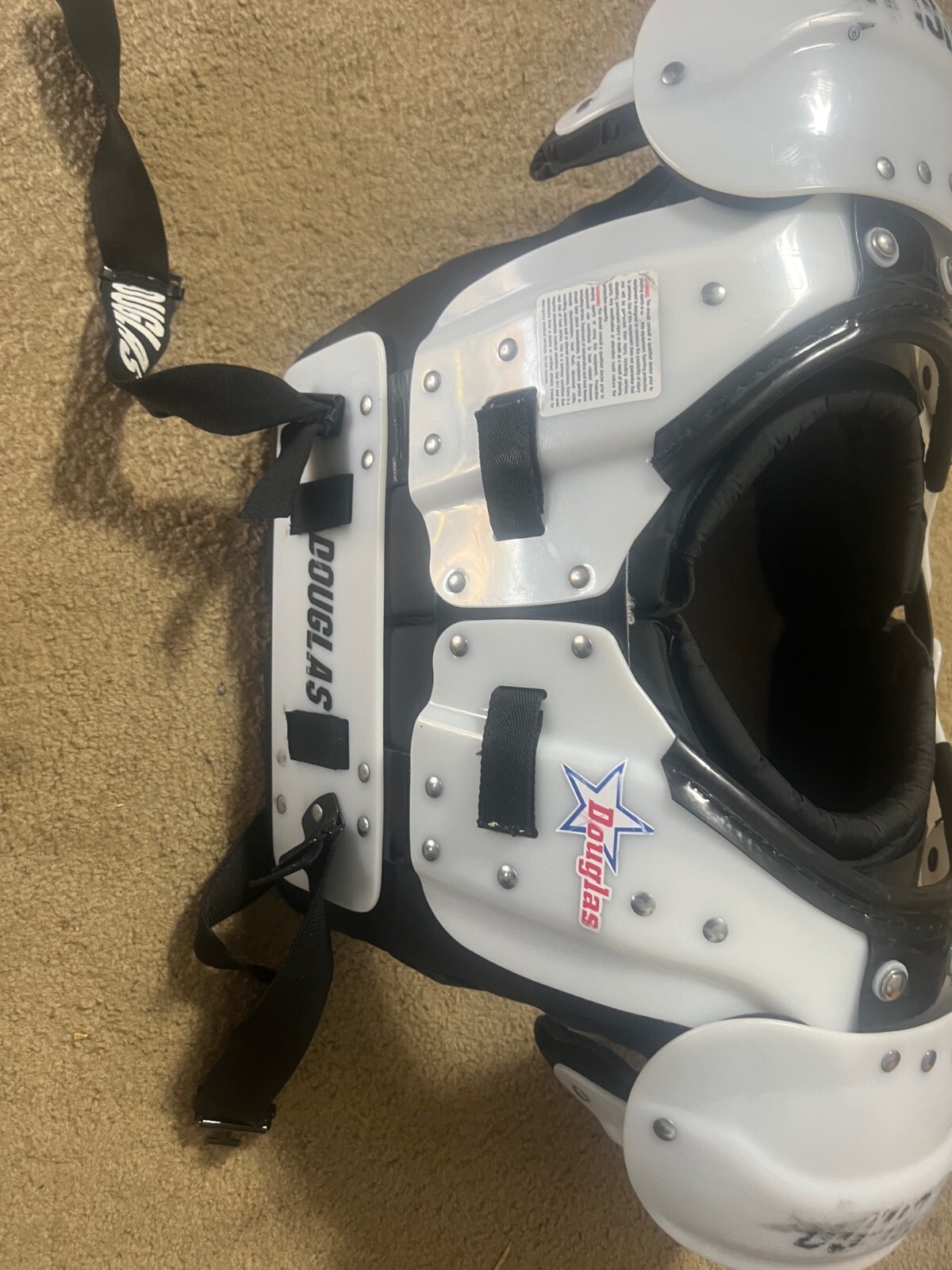 Douglas QBK XS ショルダーパッド 16\"/17\" Douglas QBK XS ショルダーパッド ホワイト