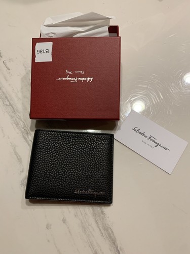 ★関税込み★ FERRAGAMO Trifold Wallet Trifold wallet - Women | Ferragamo