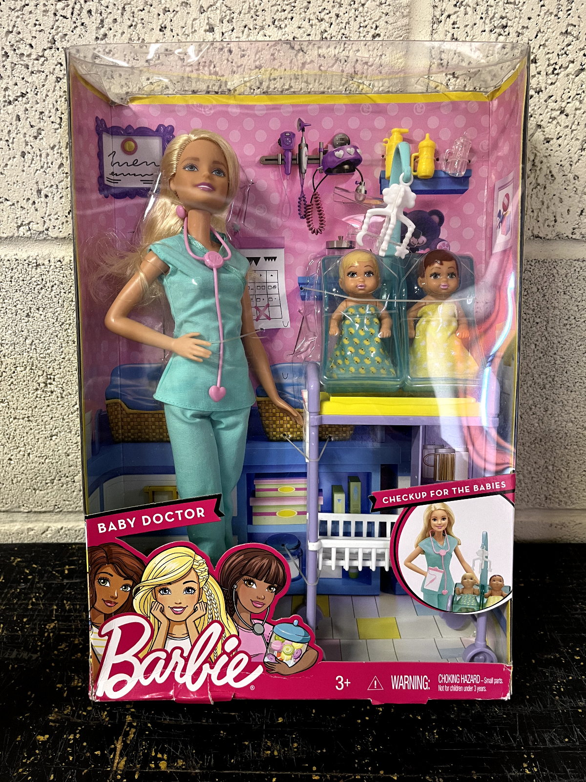 Mattel DVG10 Barbie Baby Doctor Playset NEW DAMAGED BOX