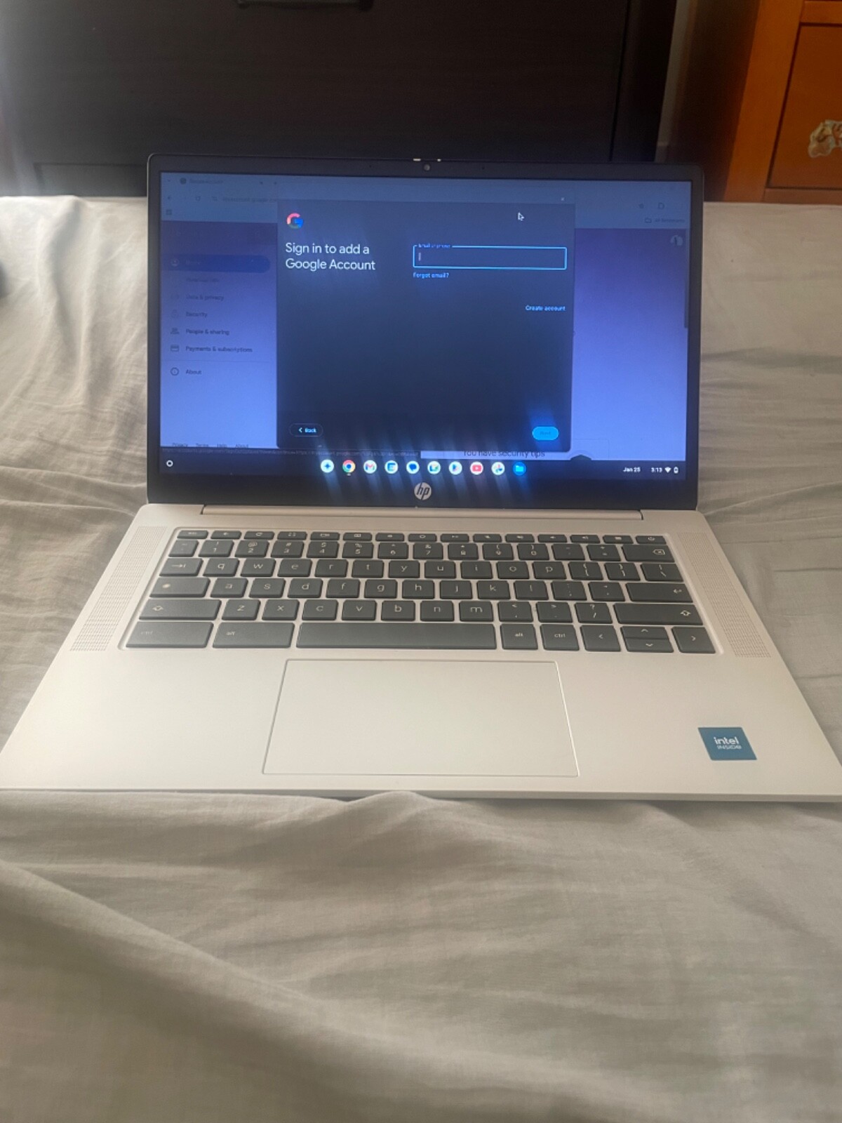 My HP Chromebook, Model MT7921, is a sleek and reliable