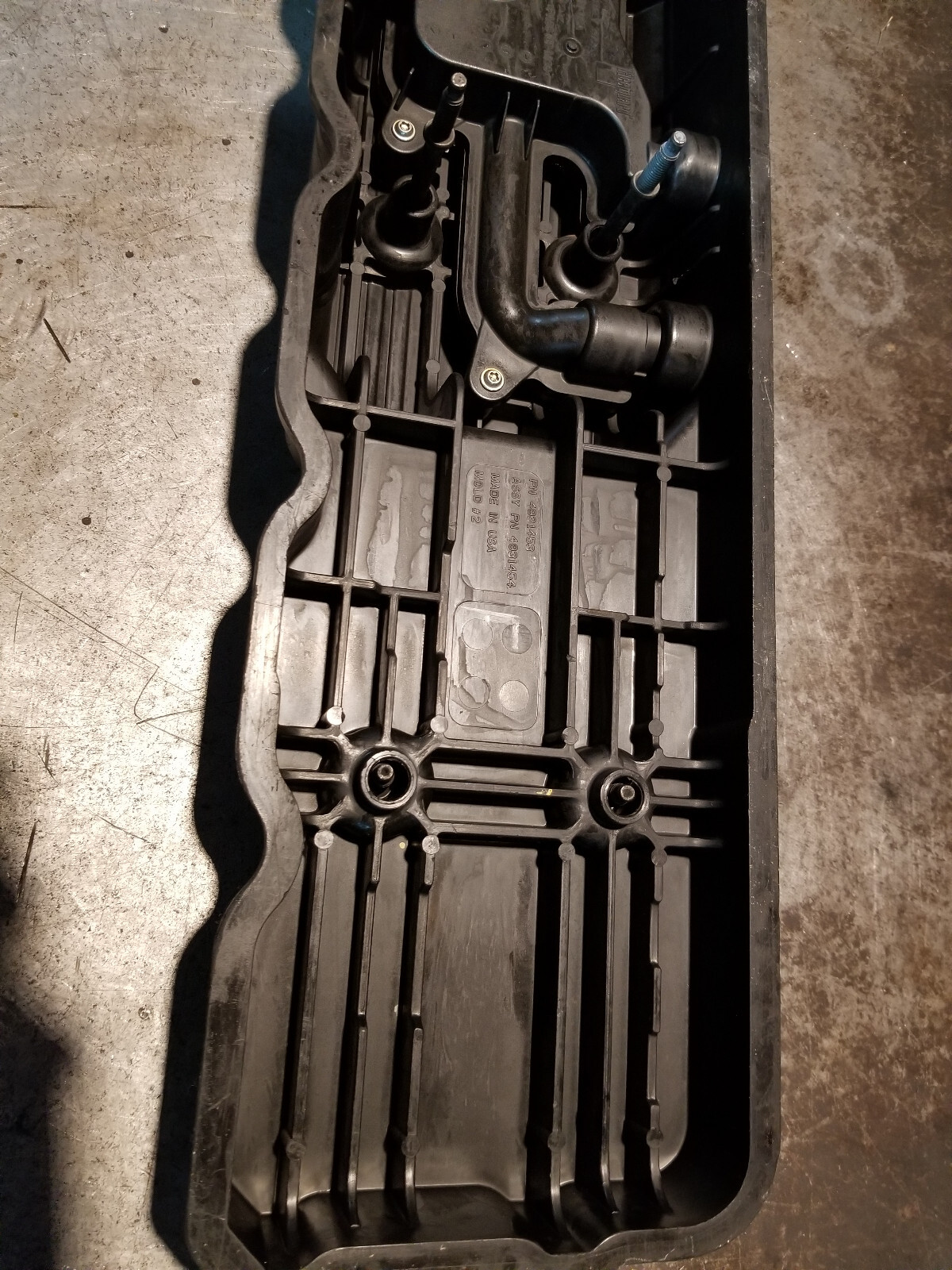 Dodge Ram 5.9L Cummins USED VALVE COVER ASSEMBLY 2005-07 4931453 4931454 REV03 - Picture 3 of 12