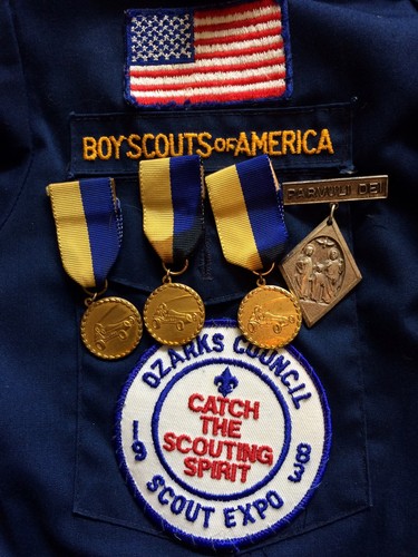 *Vintage 83 Cub Scouts  BSA Blue Uniform Shirt 14 Patches 3 ribbons 15 pins