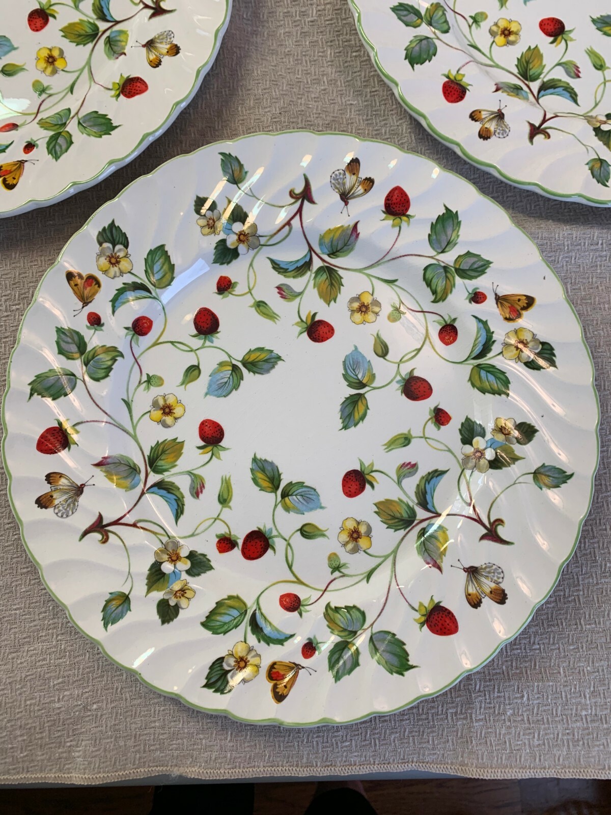 James Kent Old Foley Staffordshire Strawberry made in England - 5 Dinner Plates