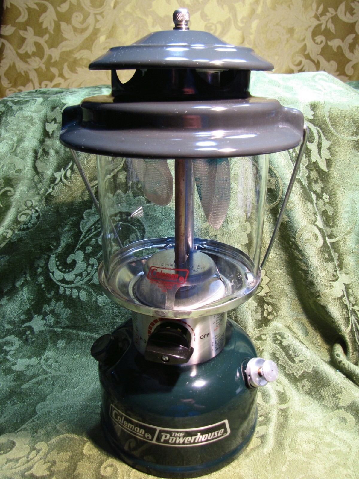 COLEMAN 290A700 POWER HOUSE DOUBLE MANTLE LANTERN DARK GREEN COLEMAN 290A700 POWER HOUSE DOUBLE MANTLE LANTERN DARK GREEN