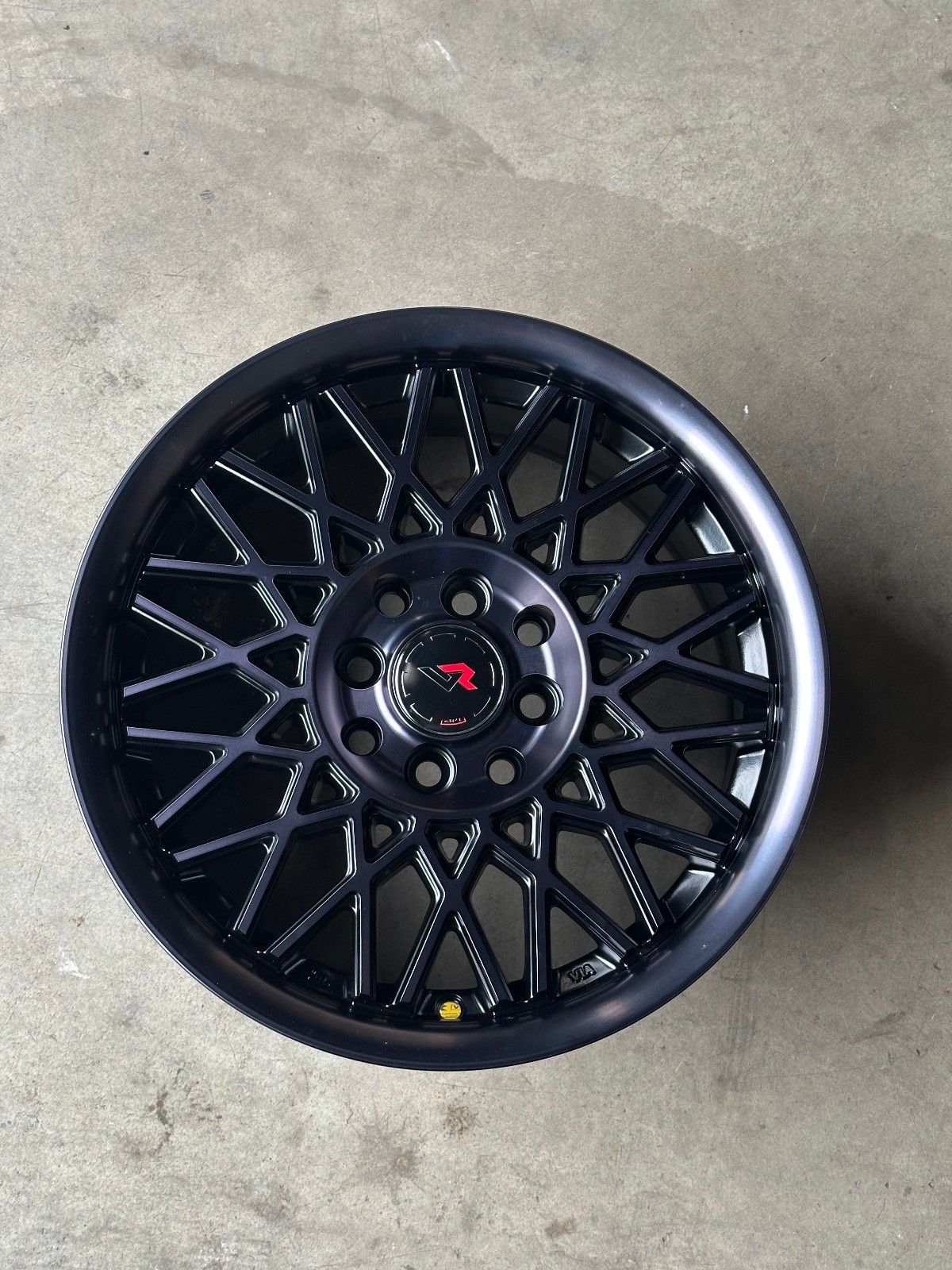 TIMERAG 15x6.5J +38 114.3/100 5穴 ブリジストン205/65/R15 /40