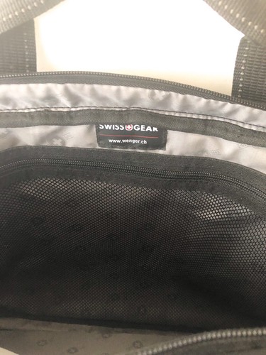 SwissGear 'The Sherpa' Slim case Computer Sleeve messenger bag-Black