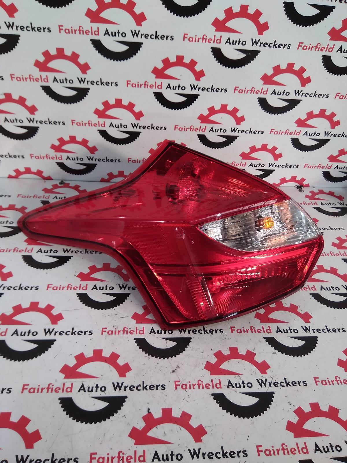 FORD FOCUS LW 05/2011-08/2015 LEFT TAILLIGHT STANDARD TYPE HATCHBACK - thumbnail 2