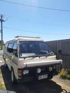 Toyota hiace 1987