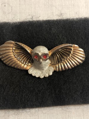 Vintage 70s Rare Owl Pin Brooch. Gold Tone. 1  x 3  