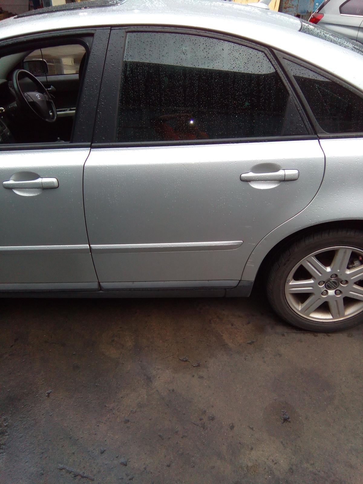 VOLVO S40 03/2004-09/2007 LEFT HEADLAMP XENON BLACK INSERT AL P/N 0301198671 - thumbnail 8