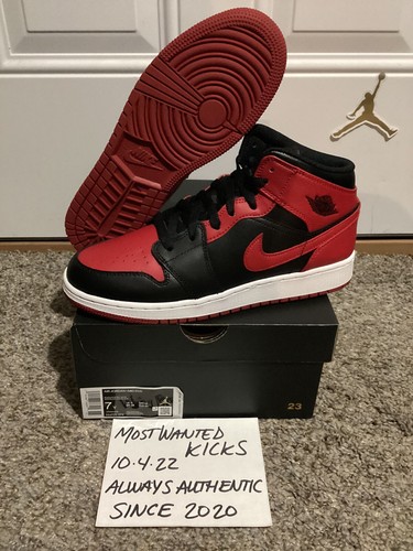 DS 2020 Nike Air Jordan 1 Mid Banned Bred Grade School Sz 7Y