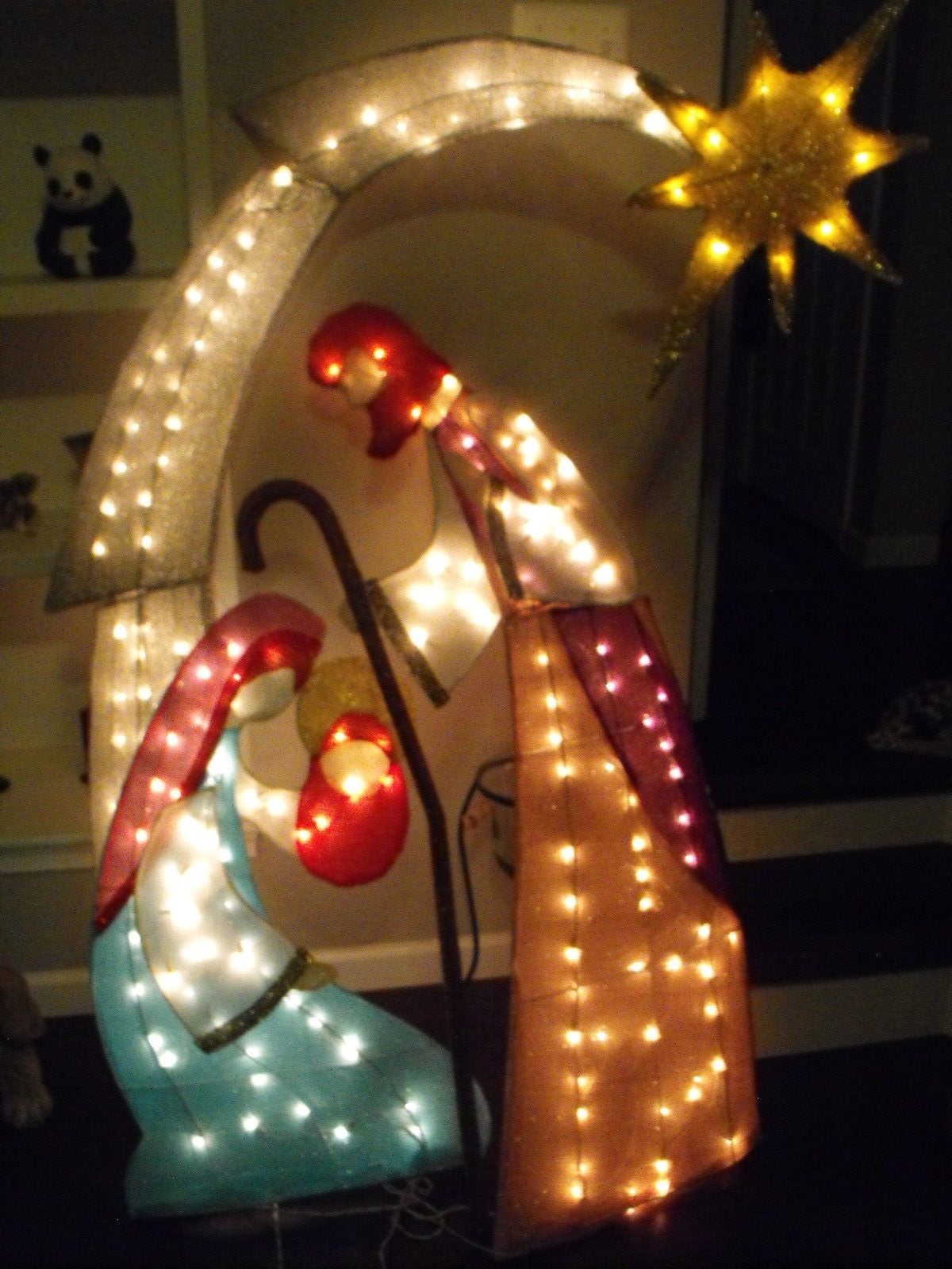 Home Accents Holiday 6' ft Pre-Lit Tinsel Nativity scene