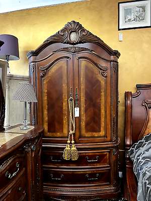 AICO by Michael Amini Cortina armoire