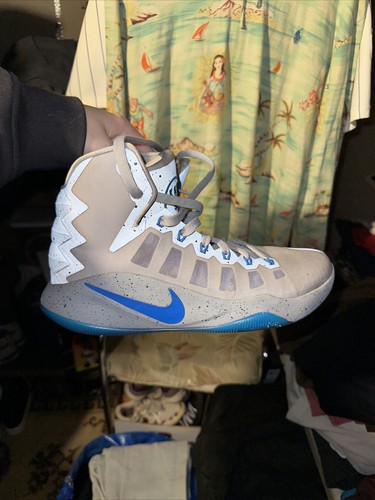 - 888405-040 Size 10.5 Basketball Zoom