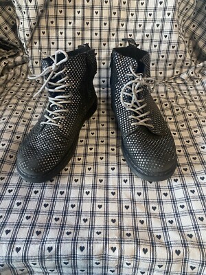 Dr Martens Soft Leather Star Boots With Zip Closure And Laces, US M 6, US L 7