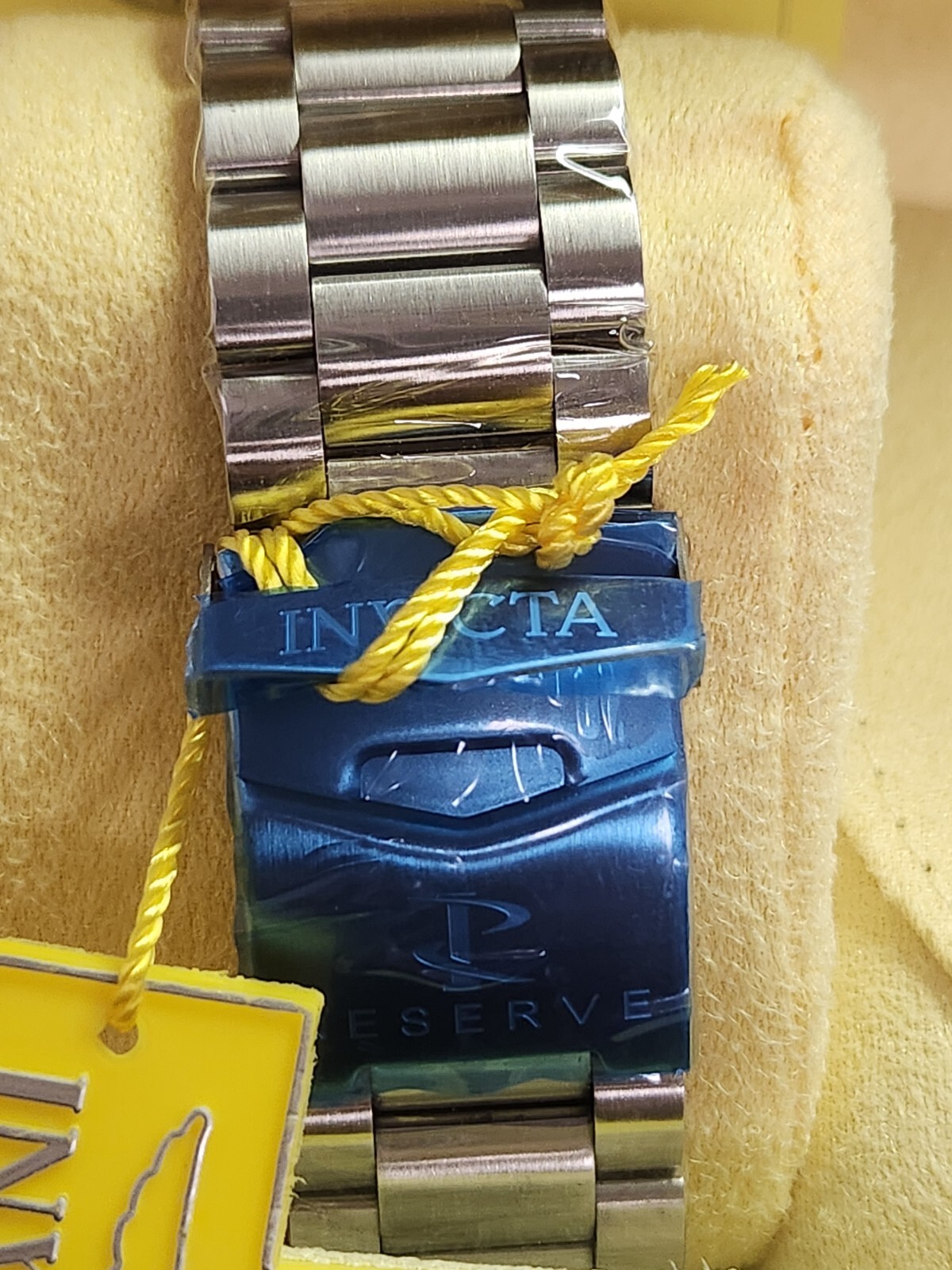 Pre-owned Invicta Reserve Pepsi Bezel Watch, Swiss Quartz Movement Ronda 5050.c, 47mm