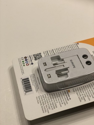 EUC Miami Carry On Universal Travel Adaptor, White