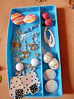 VINTAGE VARIETY LOT OF 10 PAIRS OF PIERCED EARRINGS ! BUTTON & DANGLING ! 