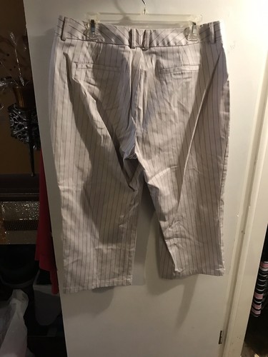 Ladies Dockers tan/black pinstripe casual capri size 14