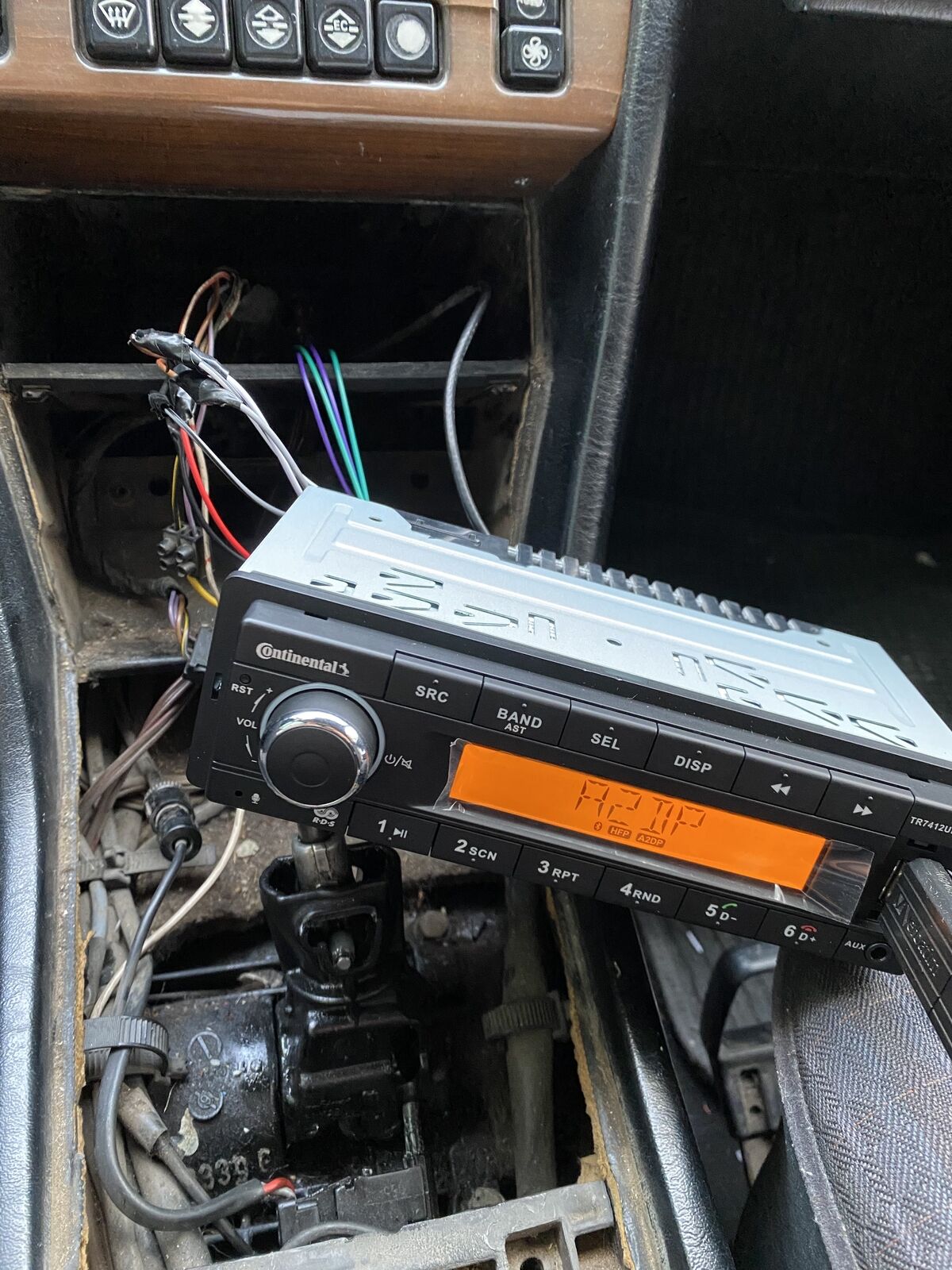 Continental TR7412UB-OR MP3 Autoradio m. Bluetooth USB AUX Continental TR7412UB-OR MP3 Autoradio m. Bluetooth USB AUX