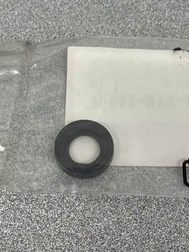 HONDA OEM VALVE COVER BOLT SEAL RUBBER, MOUNTING 90543-MV9-670 CRF CB VTR GL
