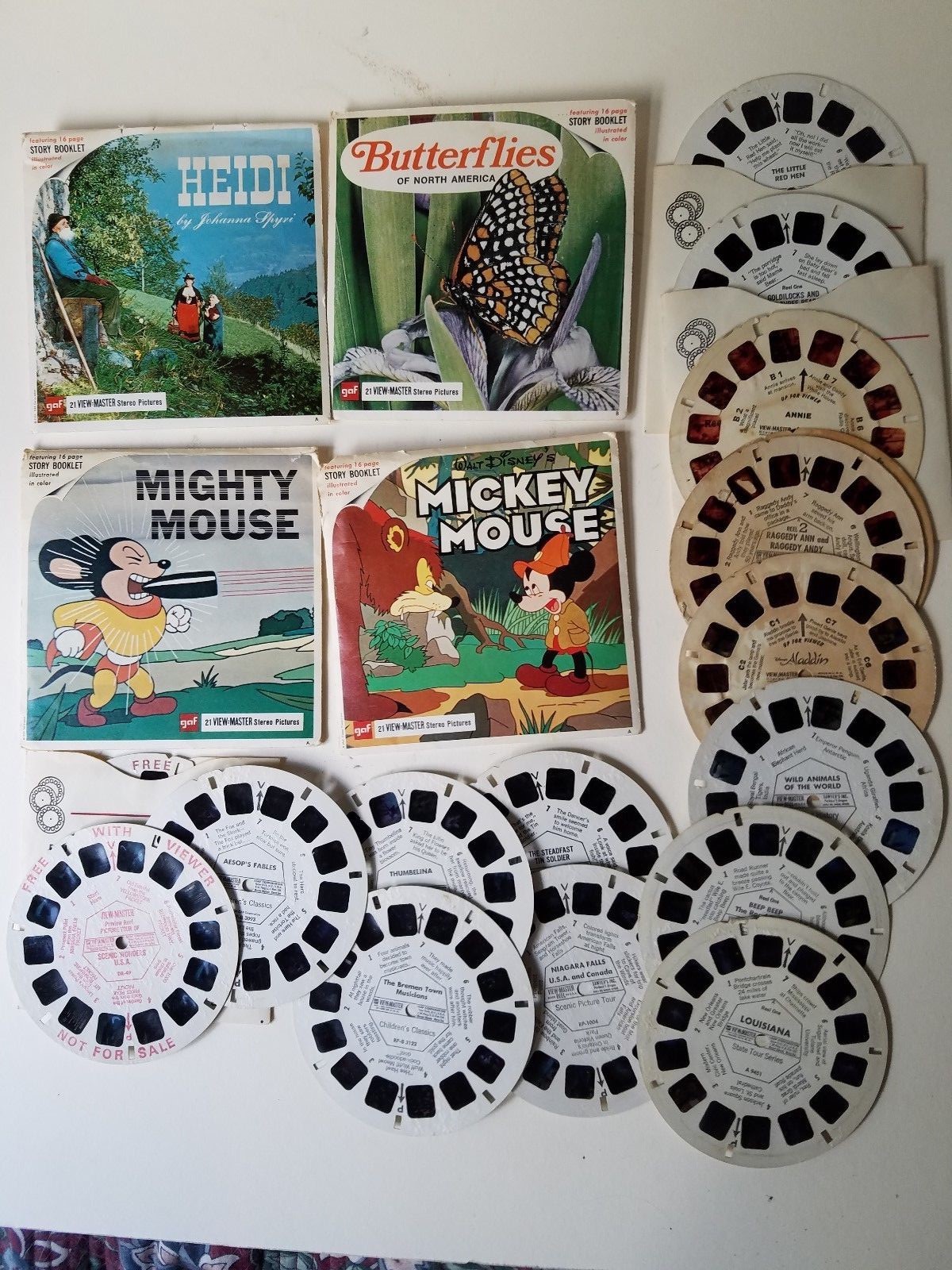 View Master with Reels and Plastic Box