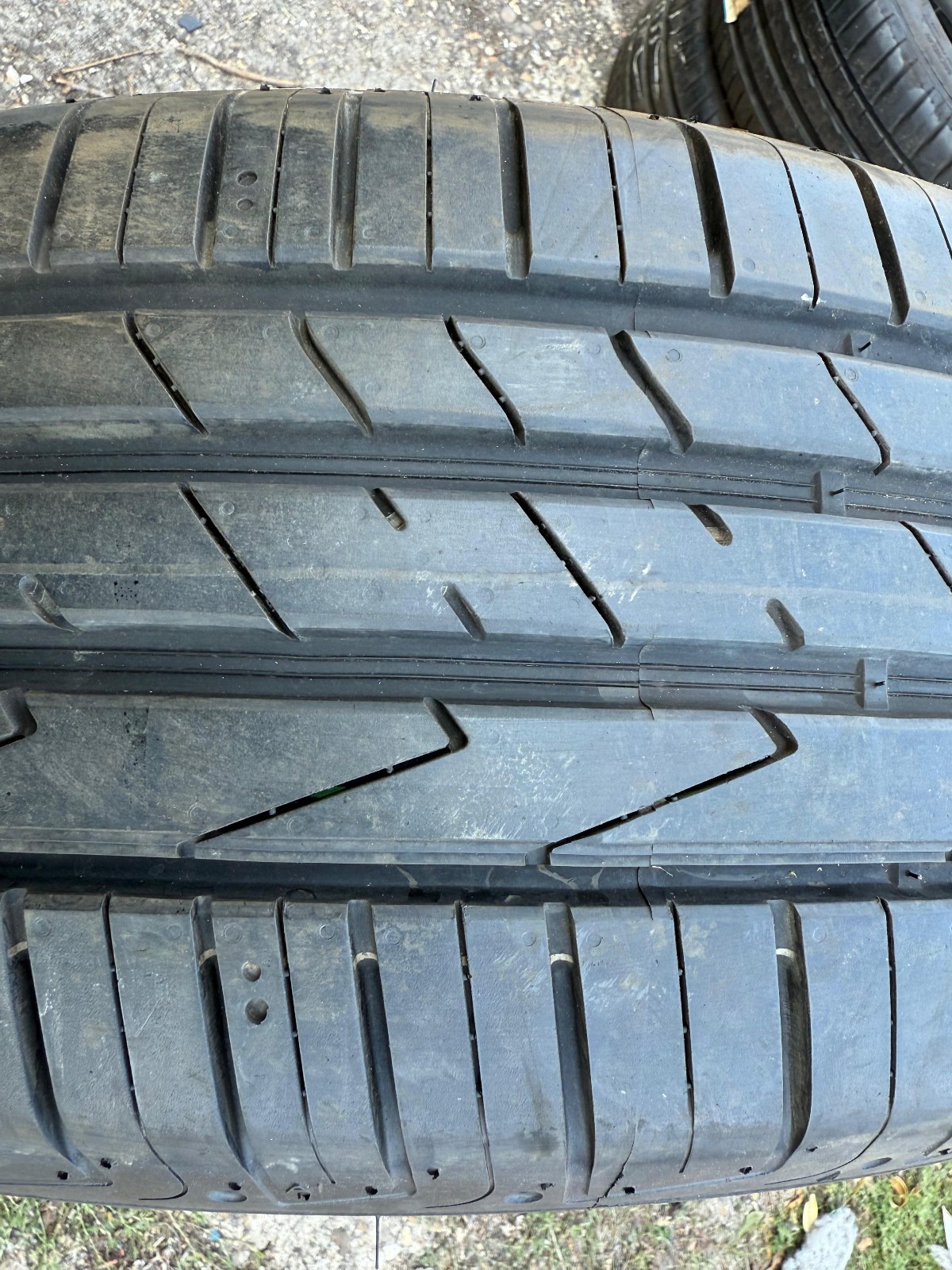 New 235 65 17 Hankook, Ventus S1 Evo 2 SUV, AO, 104W, x1 Tyre (F1_tyres) YD159