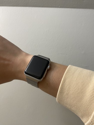 Apple Watch Series 1 38mm Aluminum Case White Sport Band