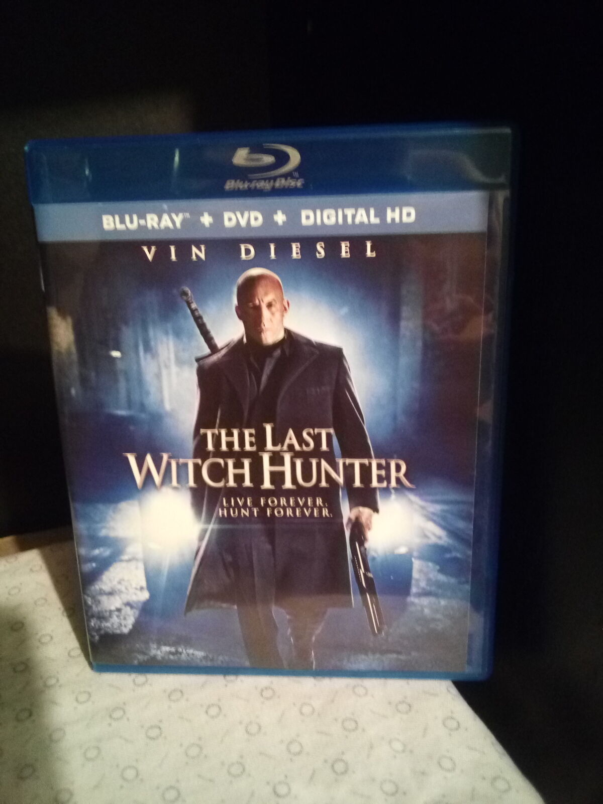 Amazon.com: The Last Witch Hunter [Blu-ray] [2015] : Movies & TV