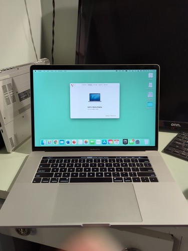 Apple MacBook Pro 15.4