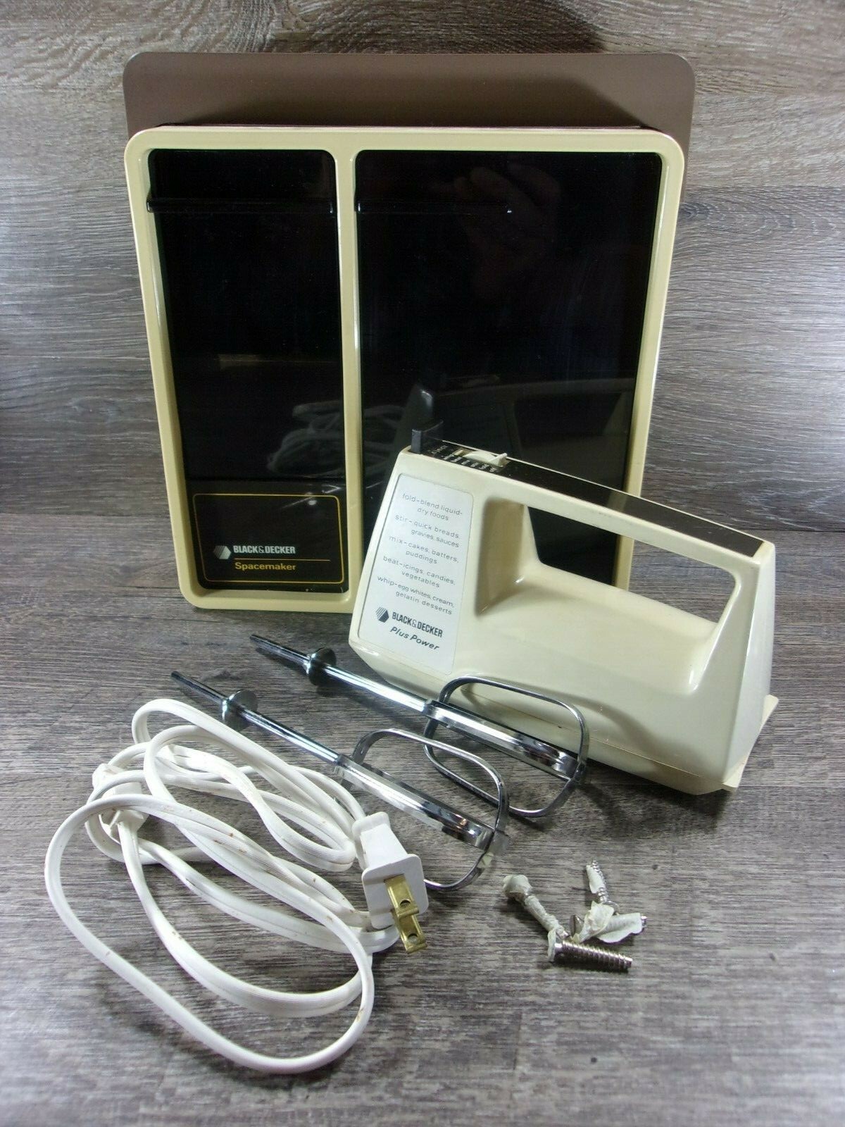 Vtg 1970s 80s Black & Decker Spacemaker Hand Mixer Cabinet W/Mixer, pwr chord Vtg 1970s 80s Black & Decker Spacemaker Hand Mixer Cabinet W/Mixer, pwr chord