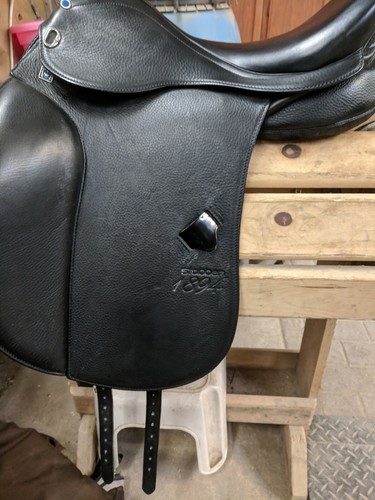 Stubben 1894 Dressage Saddle WITH PATEN DETAIL