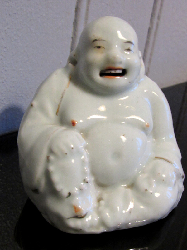 Ancien Bouddha Rieur En Porcelaine Blanc De Chine - Porte Bonheur Chance