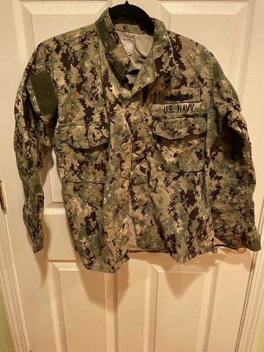 米軍　実物　NWU AOR2 TYPE III LARGE X−SHORT 米軍実物 NAVY NWU TYPE3 ワーキングユニフォーム ジャケット XS