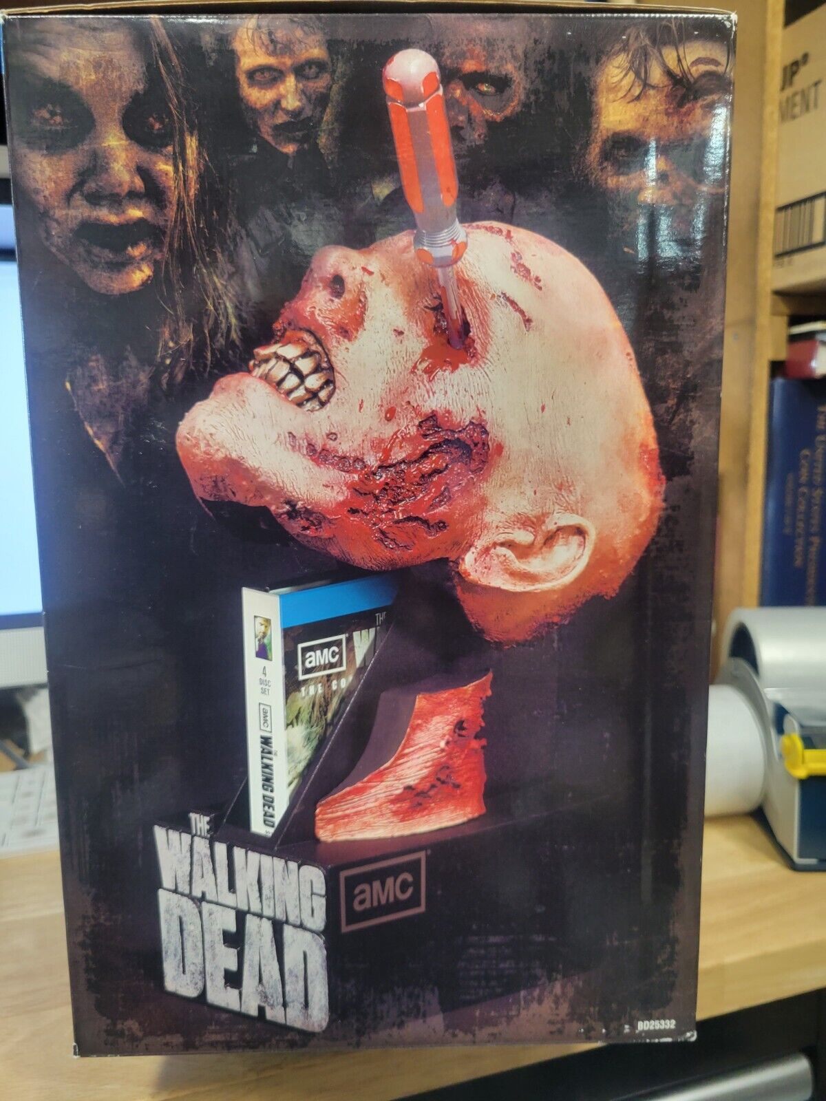 Walking Dead: Season 2 (Blu-ray Disc, 2012, 4-Disc Set Walking Dead: Season 2 (Blu-ray Disc, 2012, 4-Disc Set