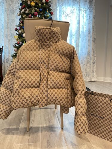Gucci Hacker Balenciaga Woman's Puffer Gucci Jacket Gucci Hacker Balenciaga Woman's Puffer Gucci Jacket