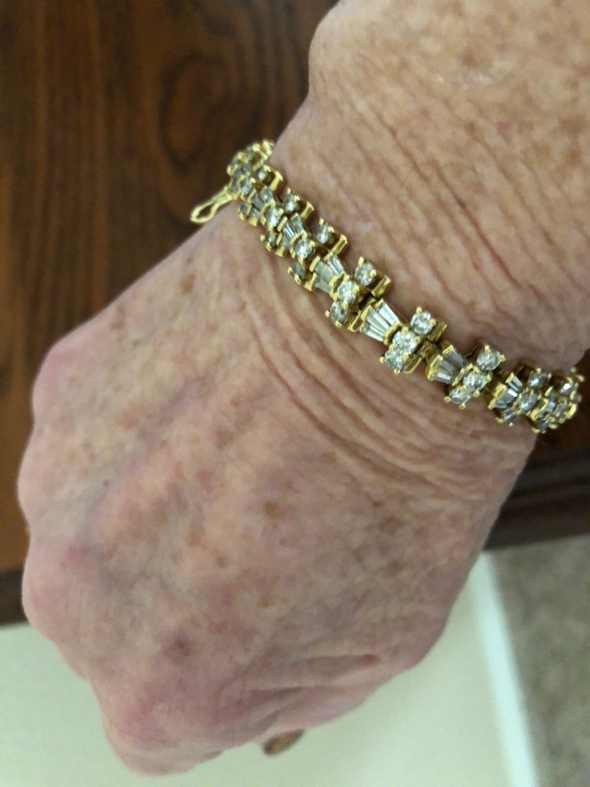 14 carat diamond bracelet set in 18K gold